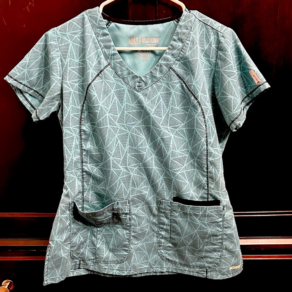 (Sold) Greys Anatomy scrub top, size small